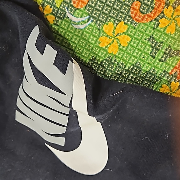 Size Small:  fits 4 to 5Good condition Nike Brand  joggers - Picture 6 of 8